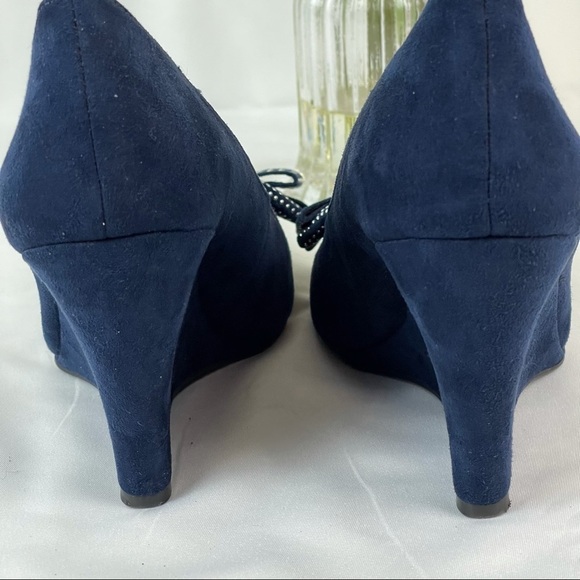 Navy Blue Suede Wedges with Studded Bow, Size 6.5 - Picture 8 of 9